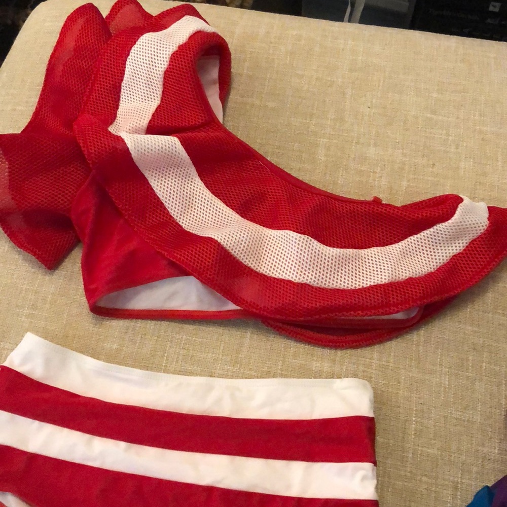 Bikini - Picture 4 of 7